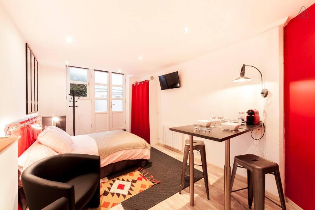 Le Studio De La Place Saint-Jean Du Vieux Lyon Ail Экстерьер фото